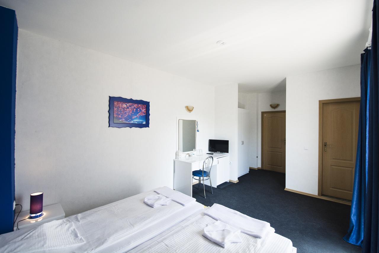 Family Hotel Four Seasons Tsarevo Εξωτερικό φωτογραφία