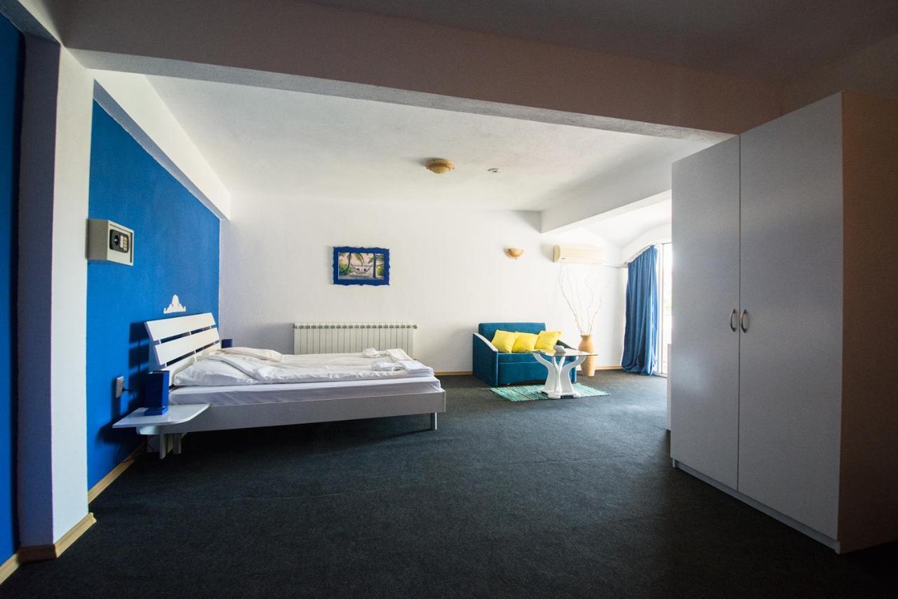 Family Hotel Four Seasons Tsarevo Εξωτερικό φωτογραφία
